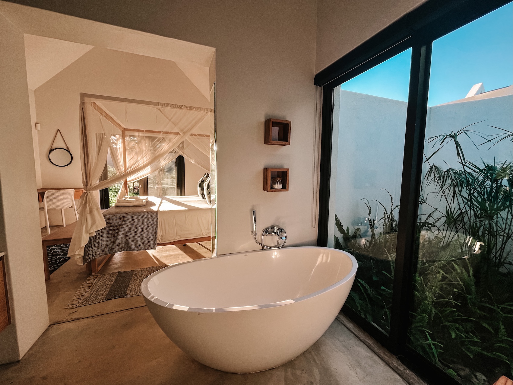 Laughing Dove bathroom